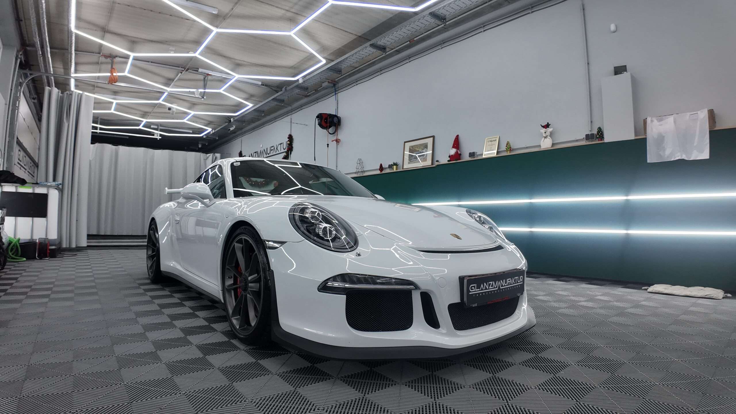 porsche 13 scaled